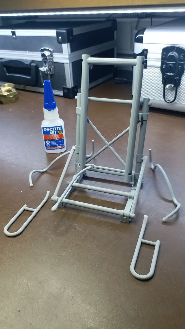 Chapter 8: Pilot seat assembly
