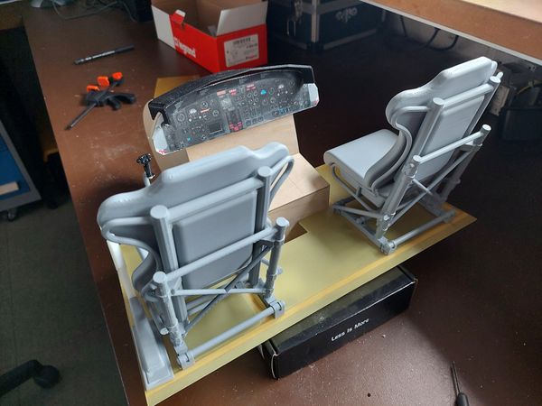 Chapter 8: Pilot seat assembly