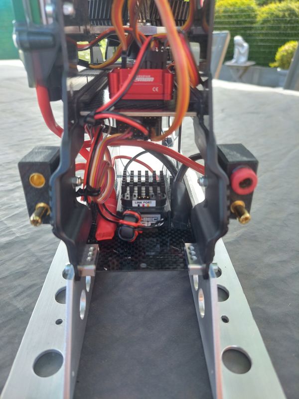 Chapter 8: Completing mechanics / electrics / fuselage stabilisers