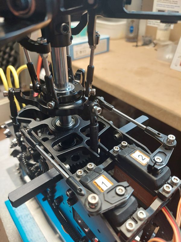 Chapter 8: Final assembly of the rotorhead