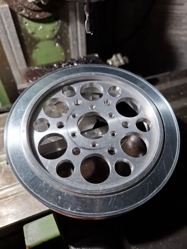 Chapter 2: Main drive pulley