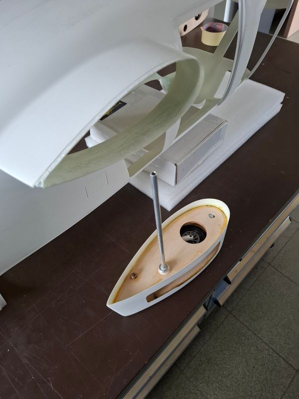 Chapter 6: Retract mechanics laminating to the fuselage