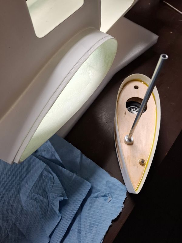 Chapter 6: Retract mechanics laminating to the fuselage