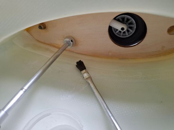 Chapter 6: Retract mechanics laminating to the fuselage
