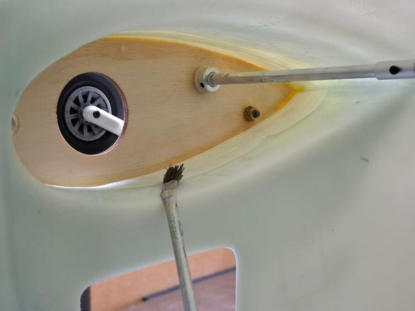 Chapter 6: Retract mechanics laminating to the fuselage