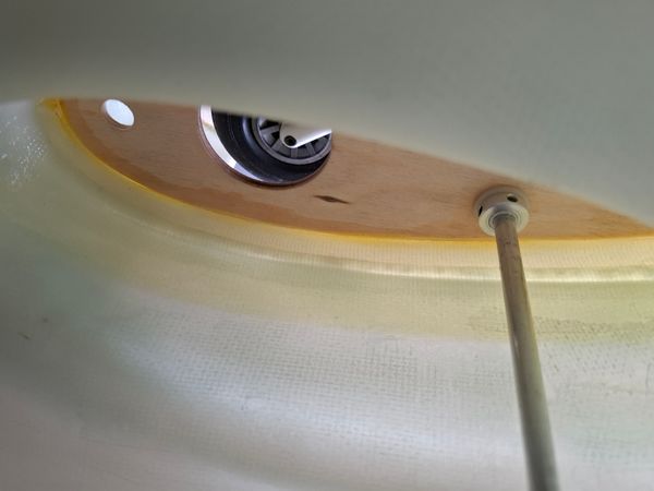 Chapter 6: Retract mechanics laminating to the fuselage