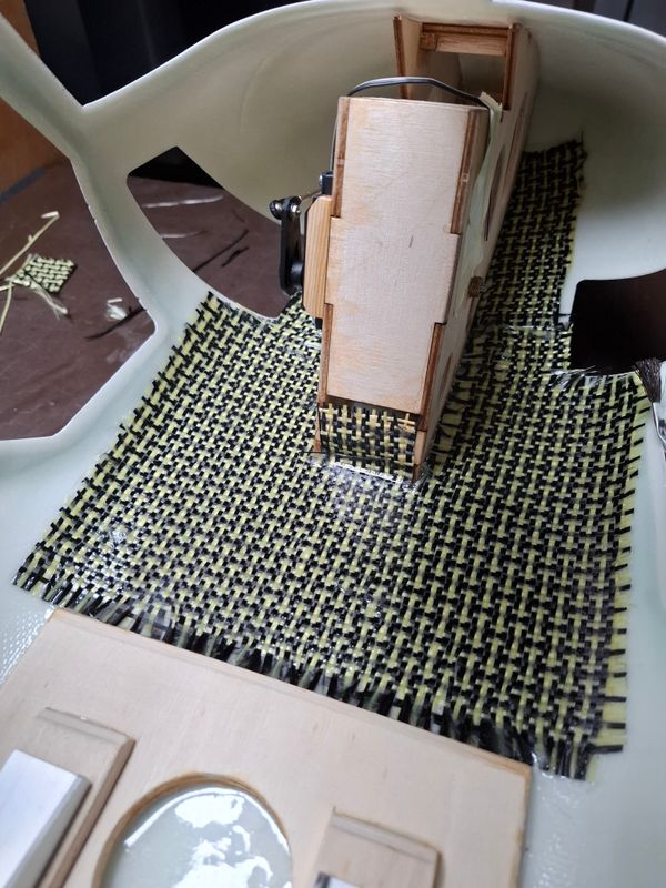 Chapter 7: Baseframe glueing to the fuselage.