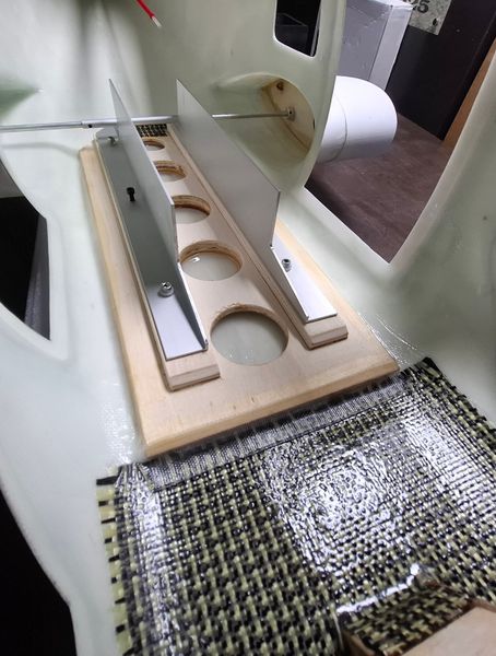 Chapter 7: Baseframe glueing to the fuselage.