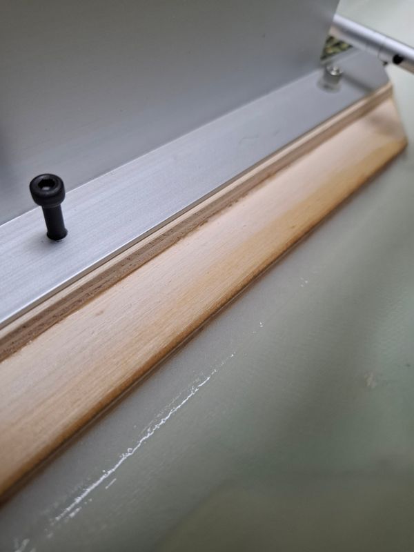 Chapter 7: Baseframe glueing to the fuselage.