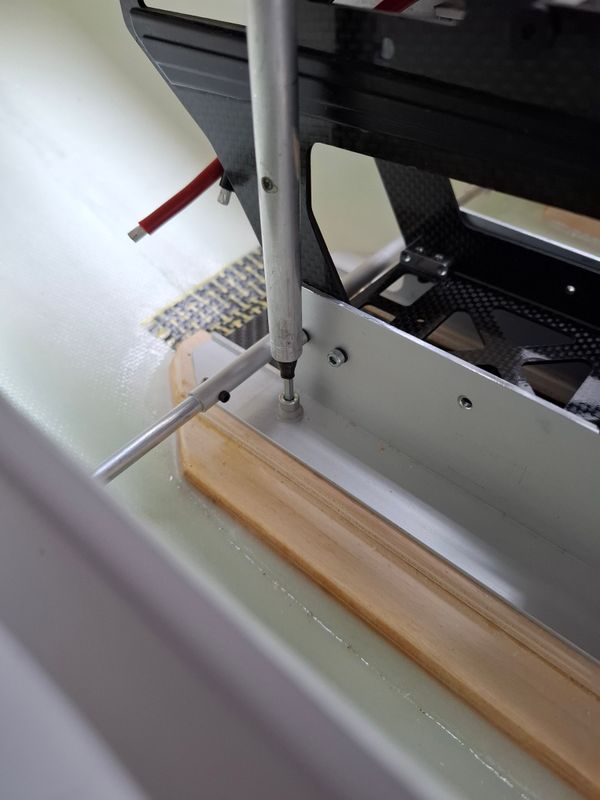Chapter 8: Fuselage reinforcement for mechanic support