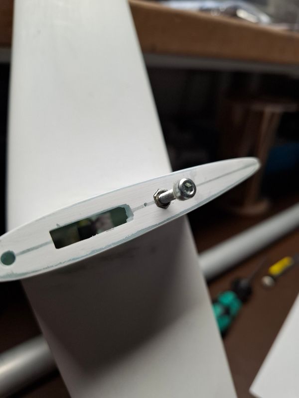 Chapter 4: Removable tail fin section.