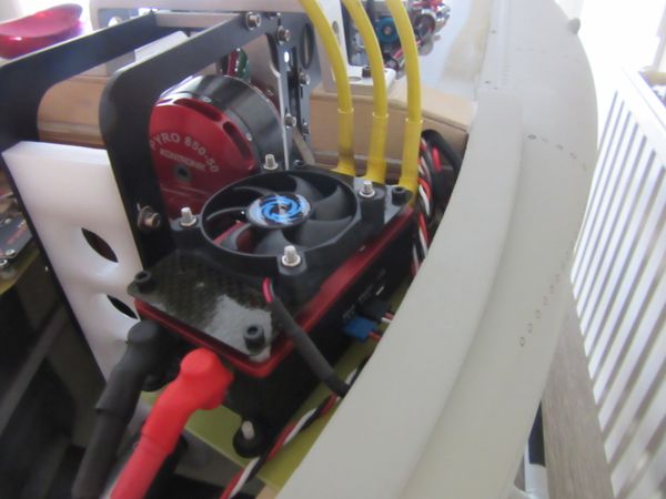 Chapter 4: Rotorhead installed for test flight.